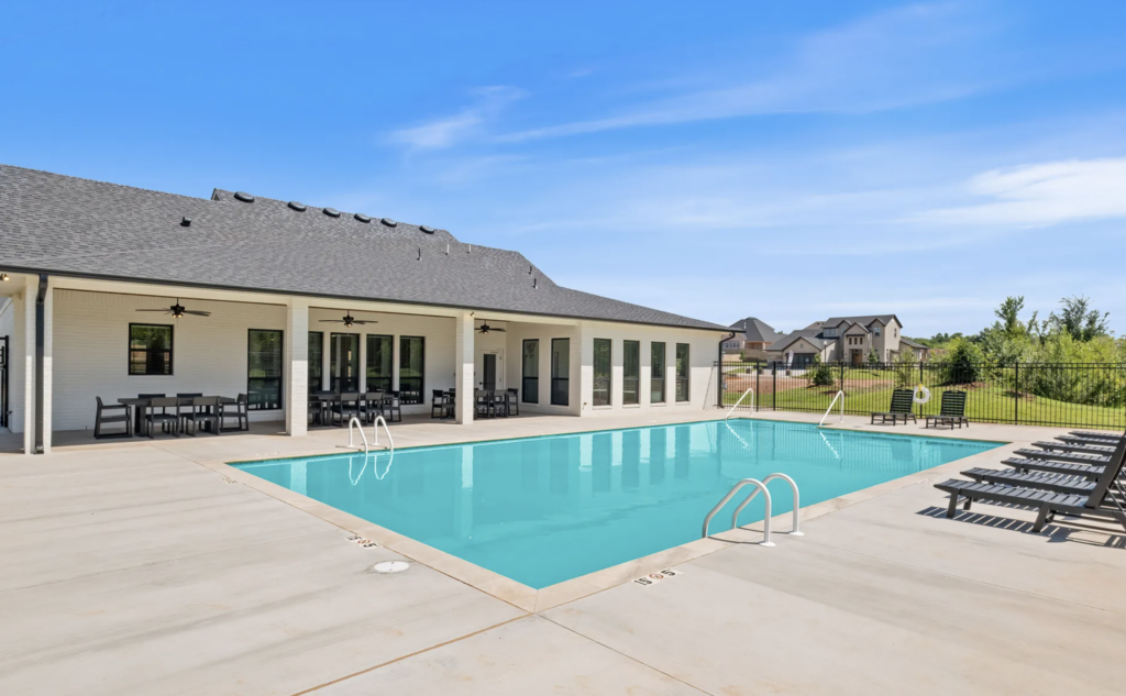 Pine Creek Norman OK Neighborhood Amenities and Community Features